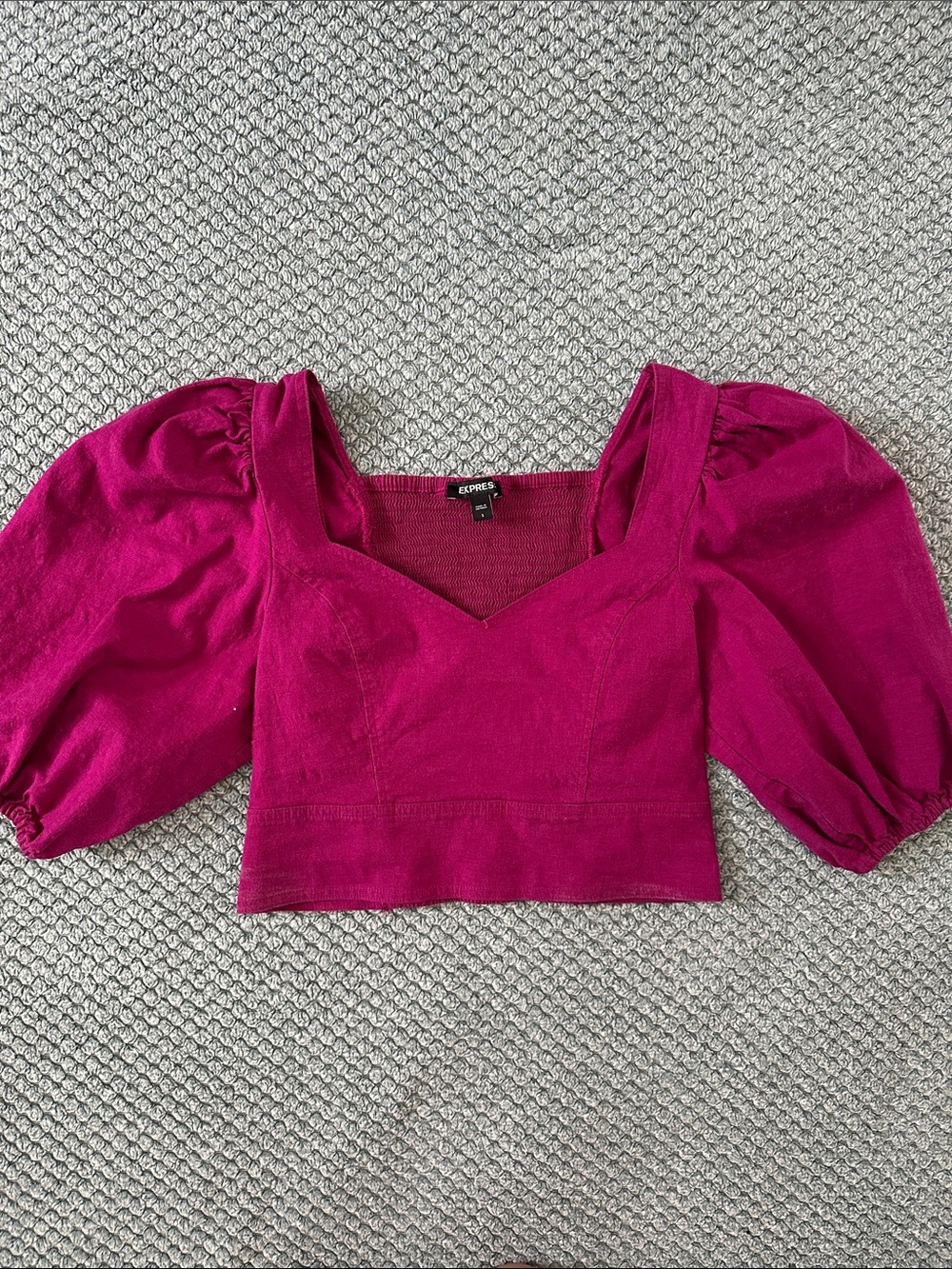 Express Magenta Puff-Sleeve Cropped Top